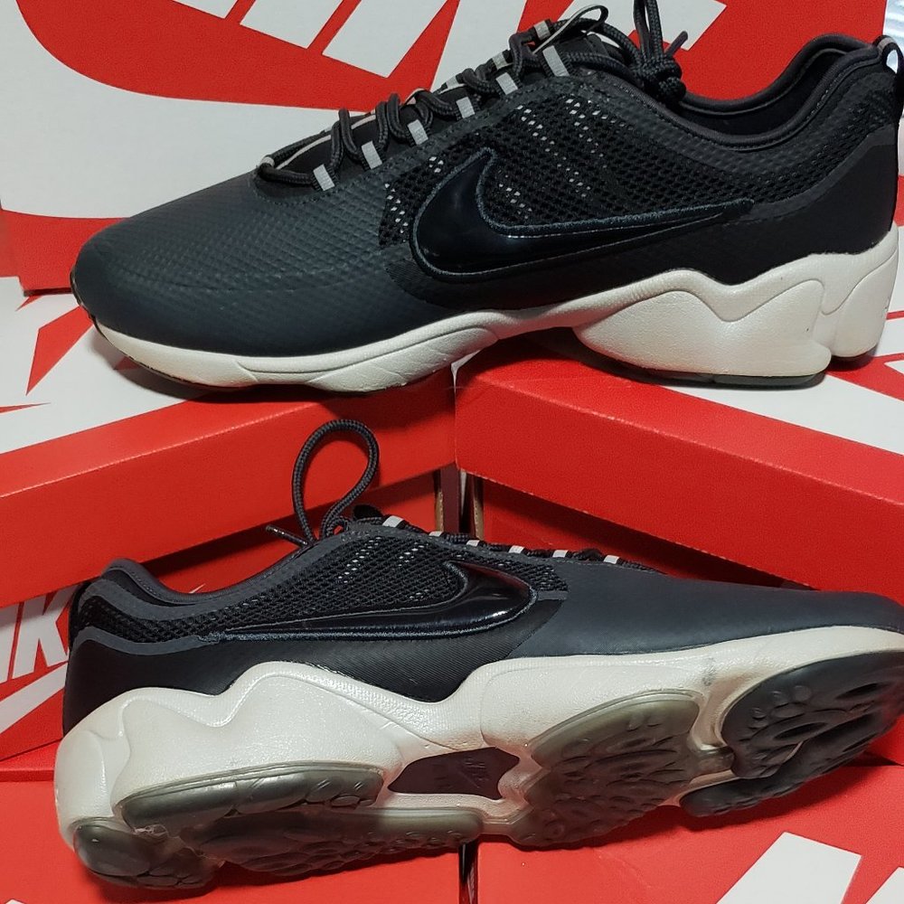 Nike (1027)